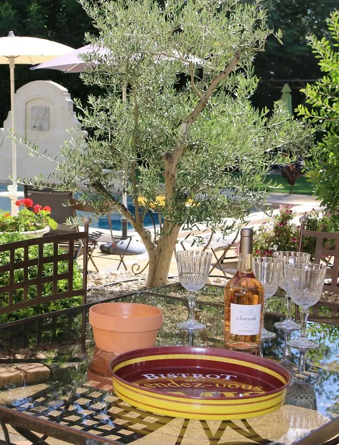 Maison d'hôtes La Bastide des Cyprès à Maussane-les-Alpilles 0*,