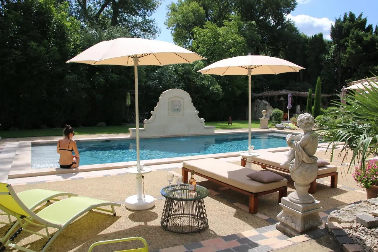 Maison d'hôtes La Bastide des Cyprès à Maussane-les-Alpilles 0*,