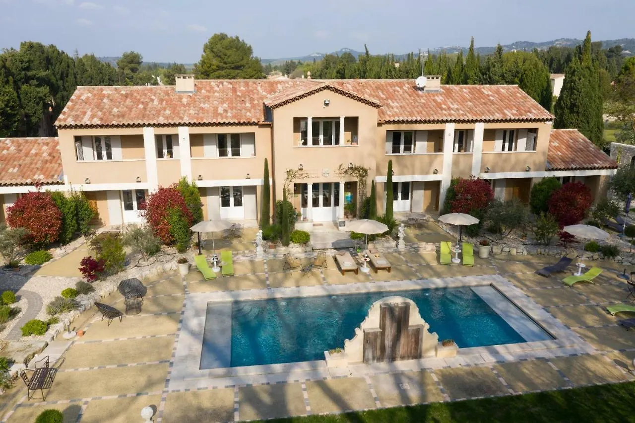 Séjour à la campagne Maison d'hôtes La Bastide des Cyprès à Maussane-les-Alpilles France